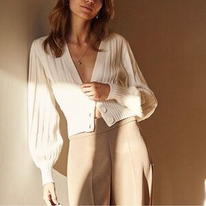 Aritzia Wilfred Cream Plunge new Front Cropped Wool Knit Casual cozy Cardigan S